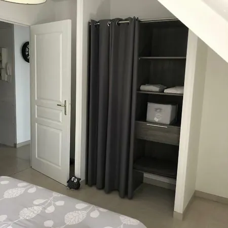 Appart. Sur Avec Garage Et Wifi. Apartamento