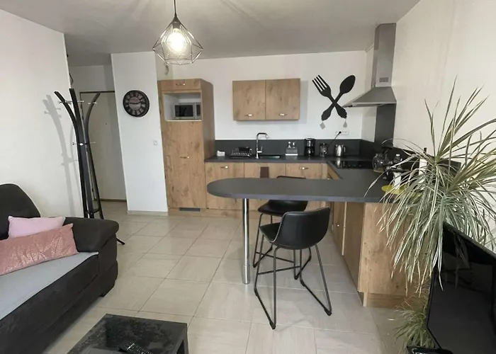 Appart. Sur Avec Garage Et Wifi. *