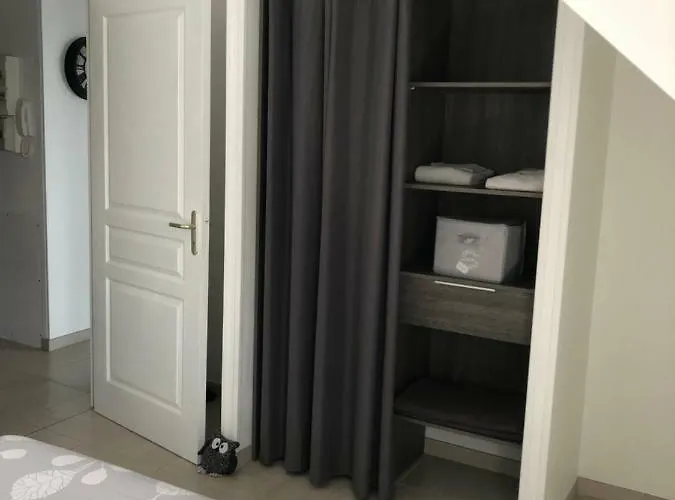 Appart. Sur Avec Garage Et Wifi. Apartament